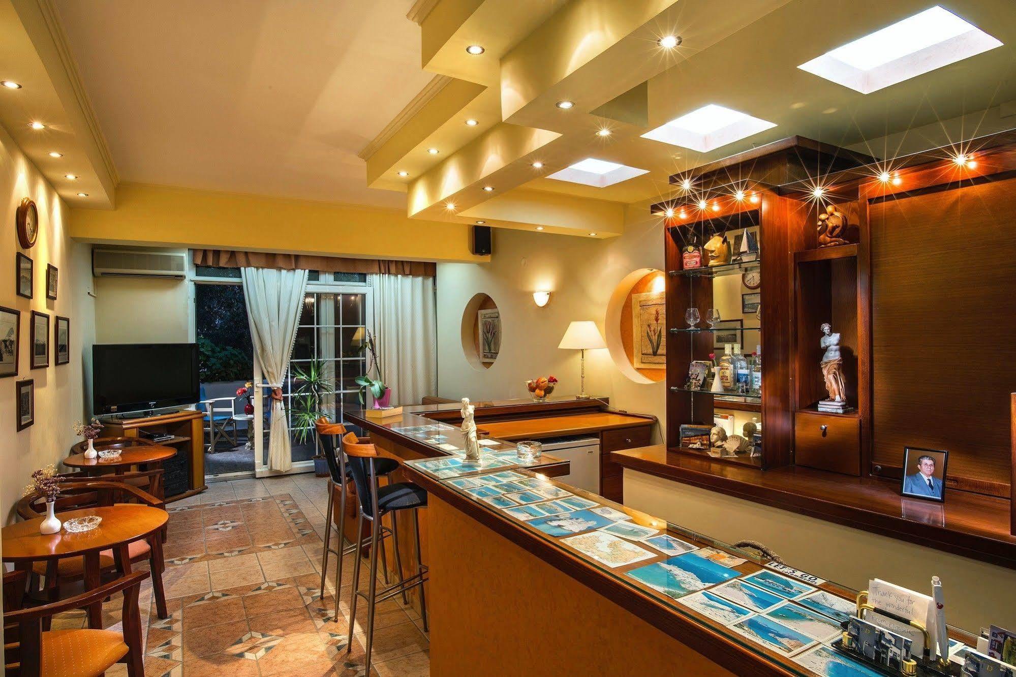 Hotel Dionysis Studios Adamantas  Exterior photo